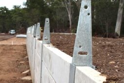 Retainer Wall With Fence
